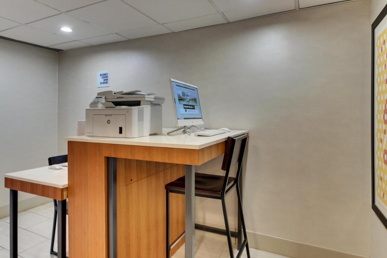 Holiday Inn Express Pittston - Scranton Airport By Ihg Экстерьер фото