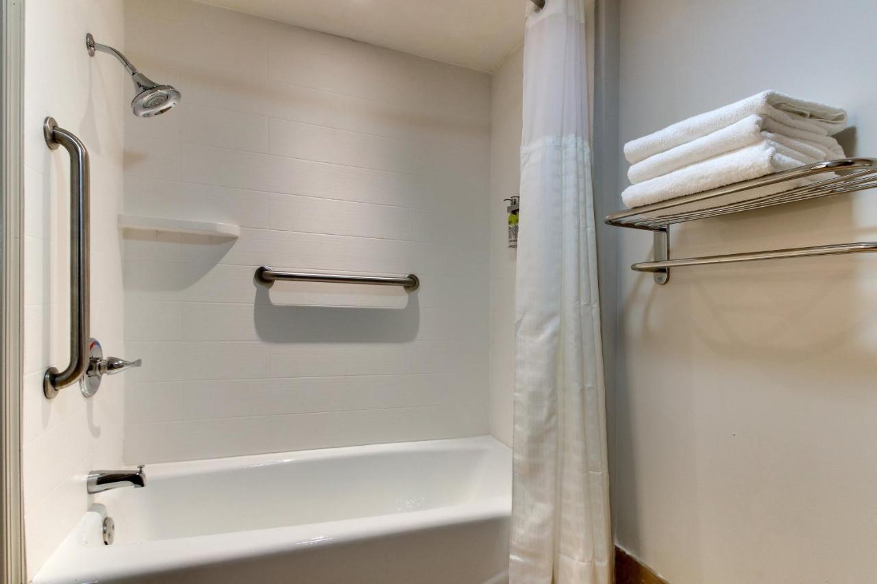Holiday Inn Express Pittston - Scranton Airport By Ihg Экстерьер фото